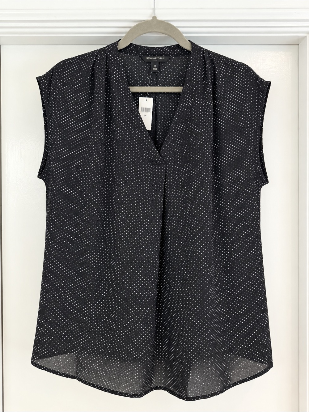 Banana Republic Black Dot Cap Sleeve V-Neck Blouse, Size M
